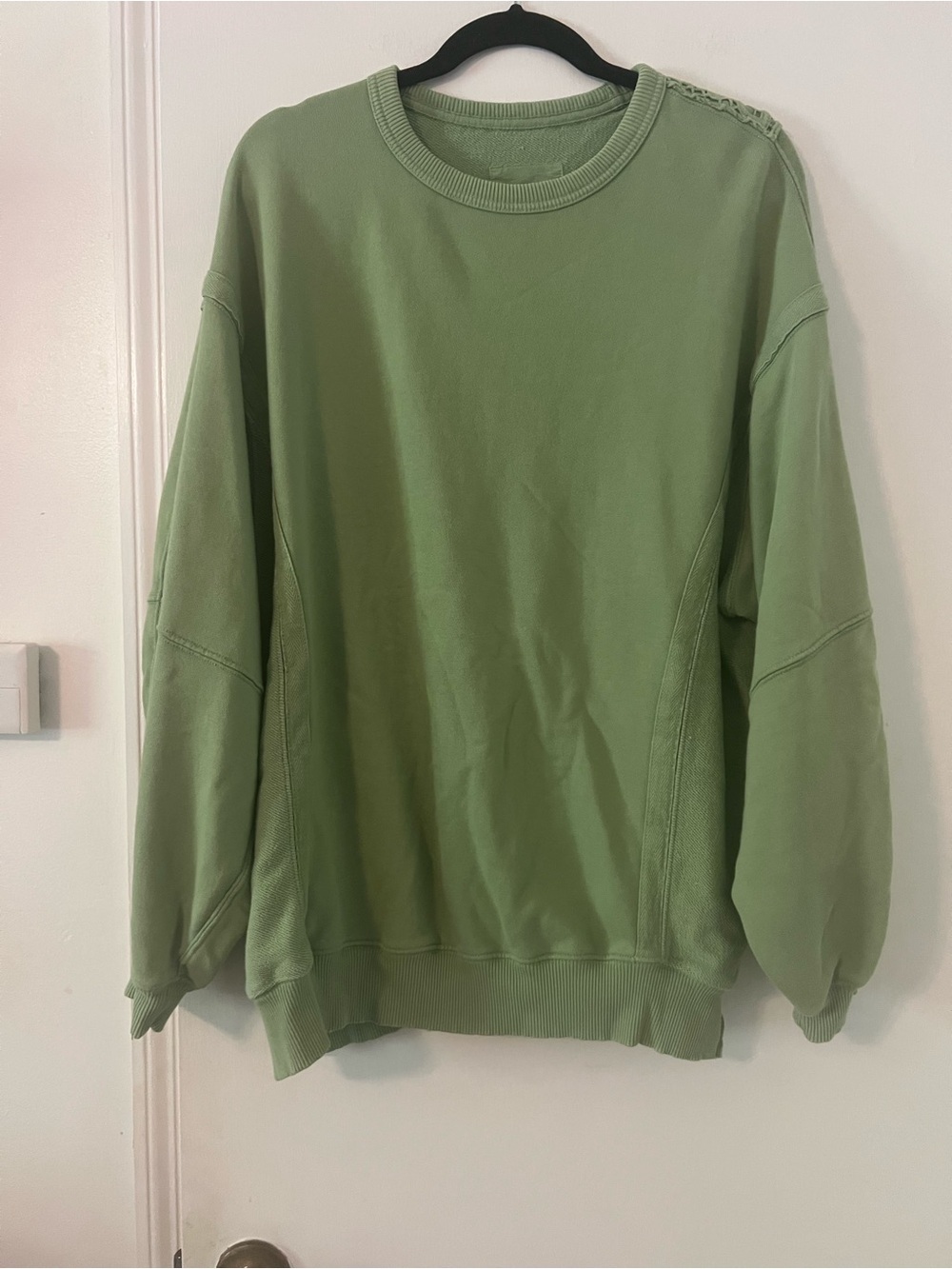 aerie sage green crewneck over sized sweatshirt size S (Y100)
